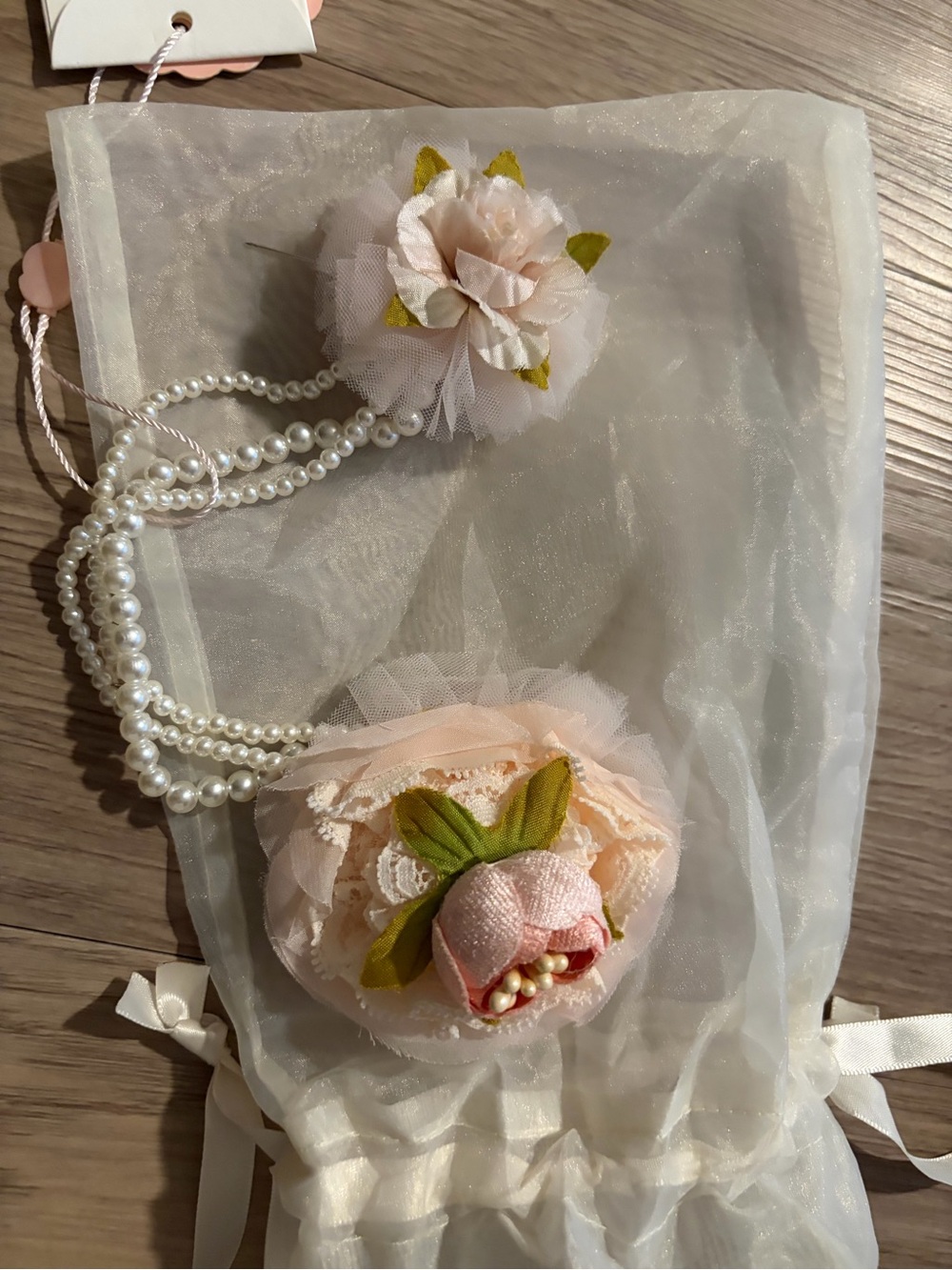 dollcake bunny kisses brooch pin nwt